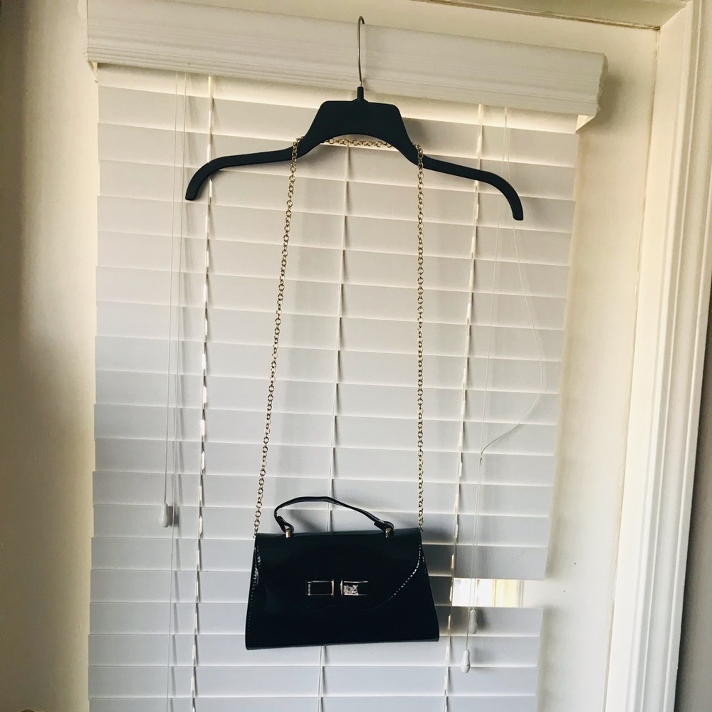 Shiny black purse